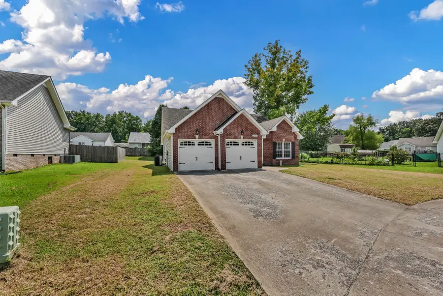 420 Chestnut Grove Way, Clarksville, TN 37042 - #2