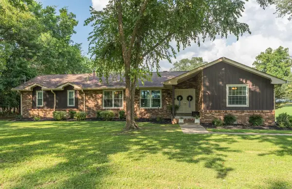 149 Indian Lake Rd, Hendersonville, TN 37075