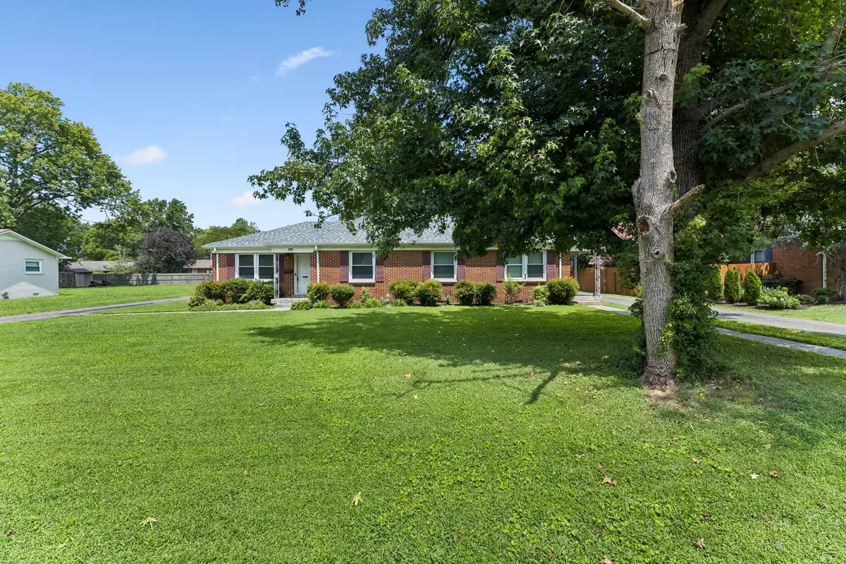 910 W Clark Blvd, Murfreesboro, TN 37129 - #1