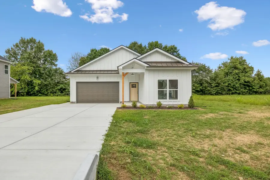 328 Villa St, Smithville, TN 37166 - #2