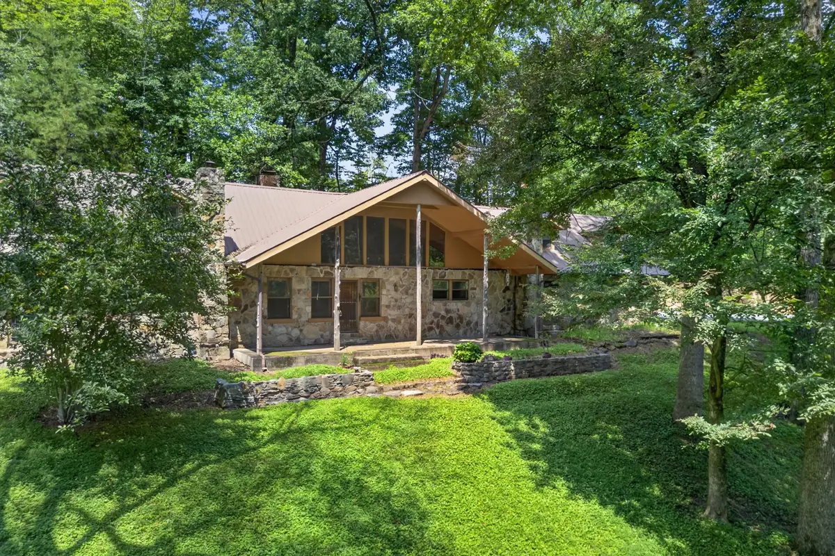 3510 Blackburn Hill Dr, Cookeville, TN 38501 - #1