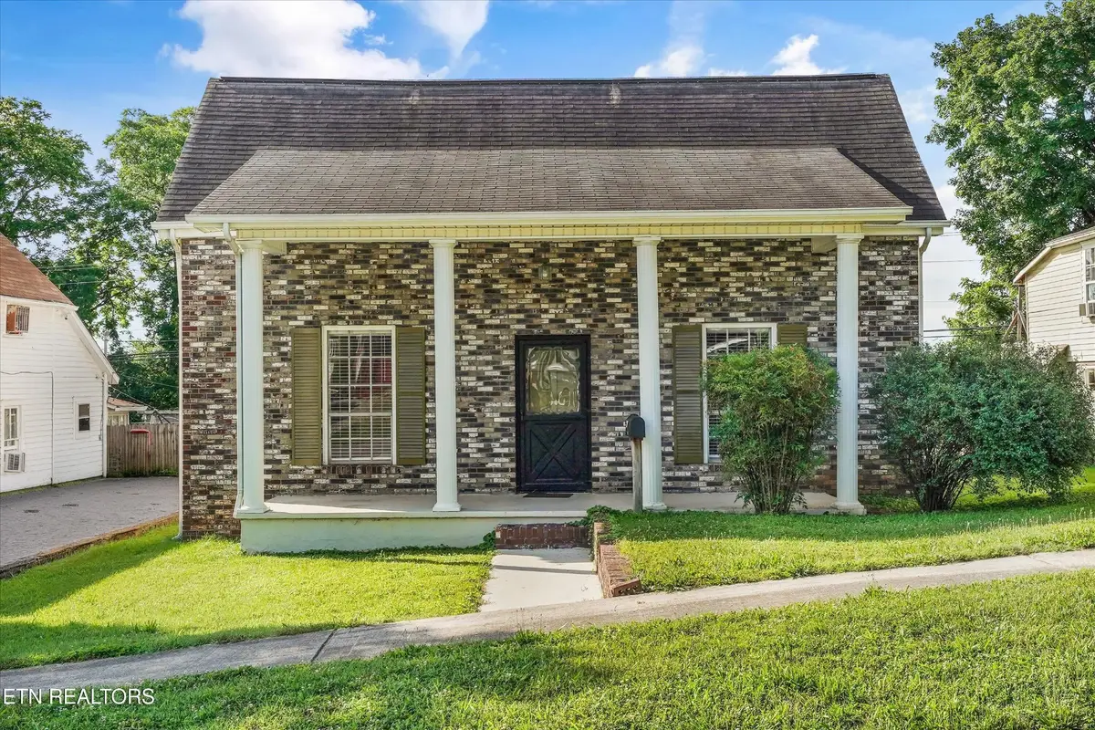 608 W 1st Ave, Lenoir City, TN 37771 - #1