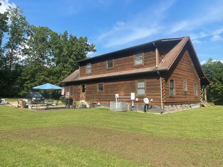 3056 E Big Richland Creek Rd, Mc Ewen, TN 37101 - #2