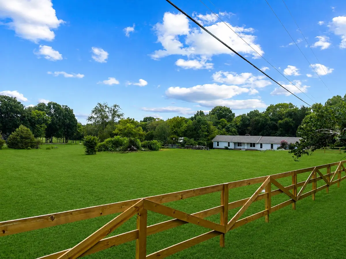 1084 Taylorsville Rd, Lebanon, TN 37087 - #1