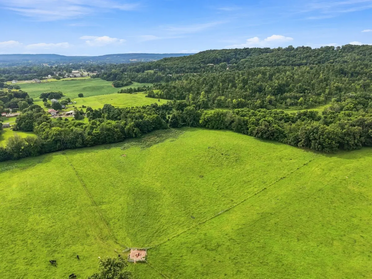 1364 Country Club Rd, Sparta, TN 38583 - #1