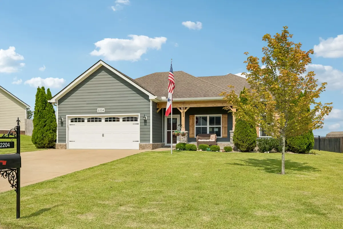 2204 Bee Hive Dr, Columbia, TN 38401 - #1