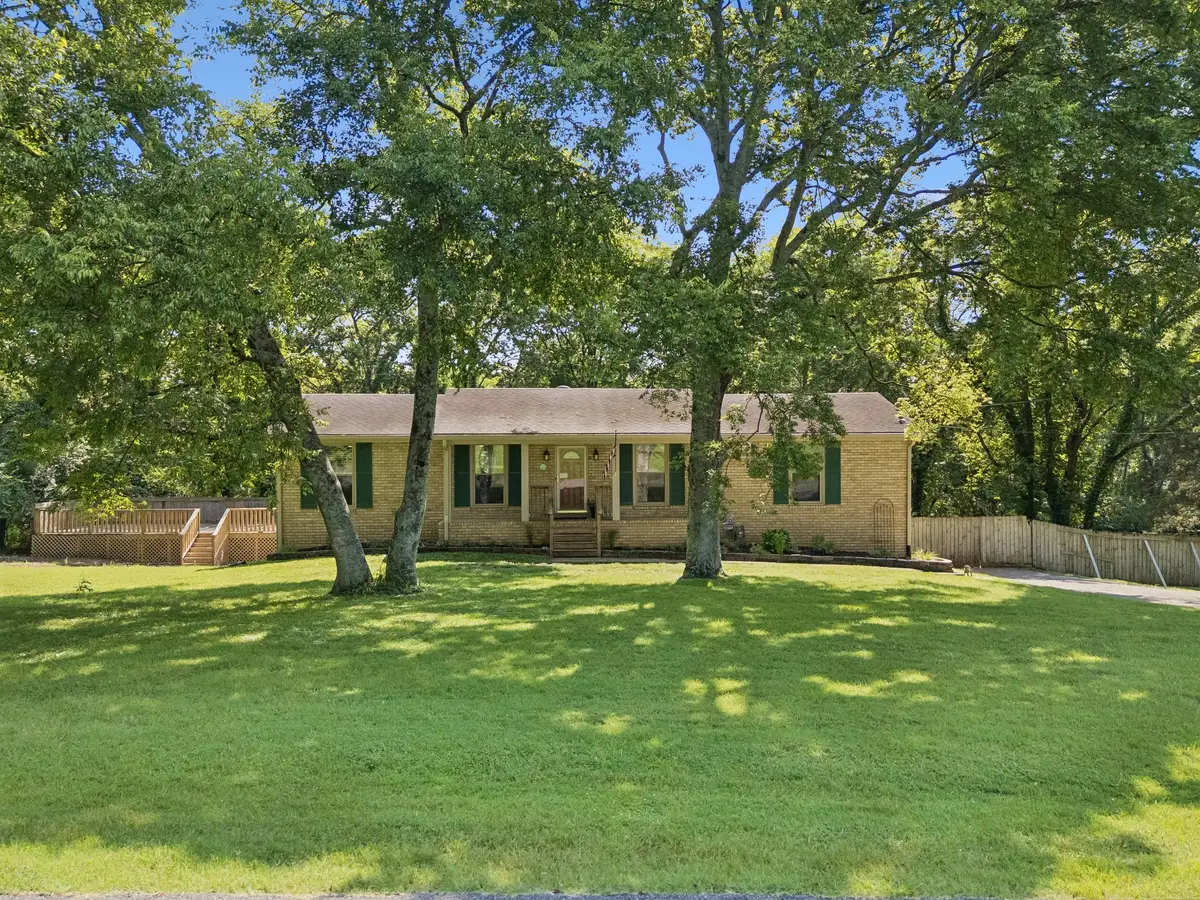 609 Clifton Dr, Goodlettsville, TN 37072 - #1