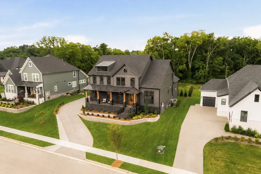 3392 Sarah Bee Ln, Thompsons Station, TN 37179 - #3