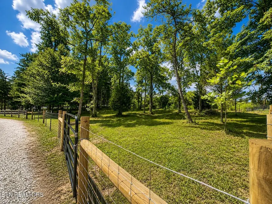 213 Indian Rock Tr, Jamestown, TN 38556 - #3