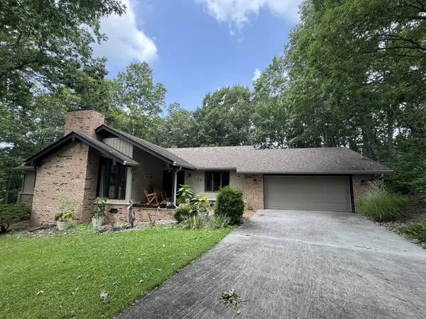 126 Rolling Green Dr, Crossville, TN 38558