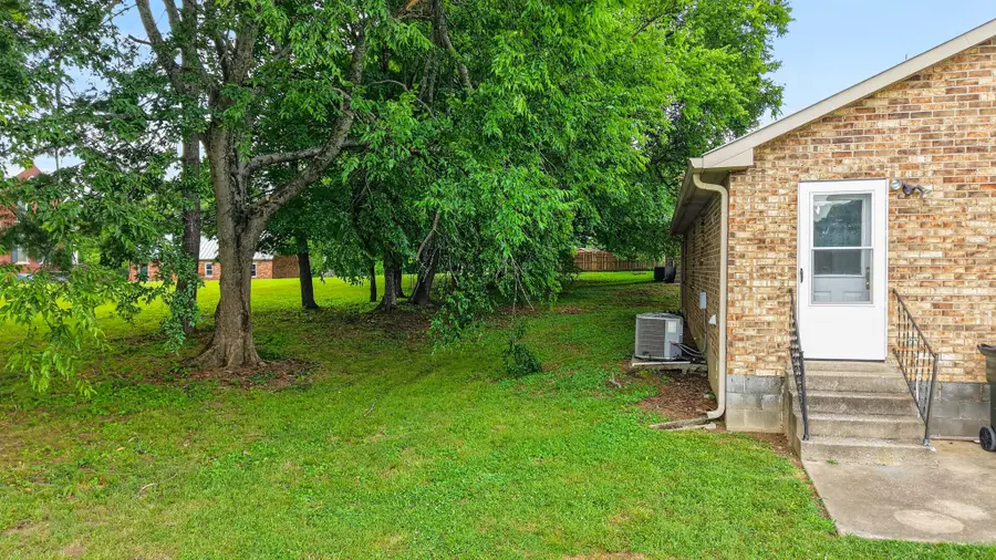 205 Walnut Crest Dr, Gallatin, TN 37066 - #3