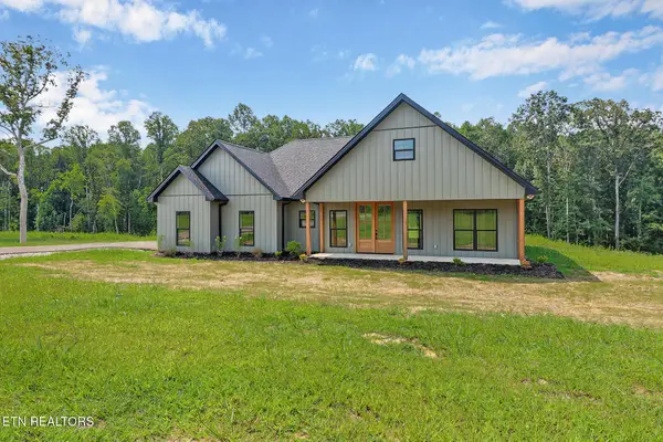 1458 Taylor Place Rd, Jamestown, TN 38556