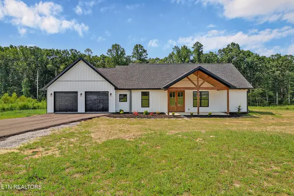 1468 Taylor Place Rd, Jamestown, TN 38556