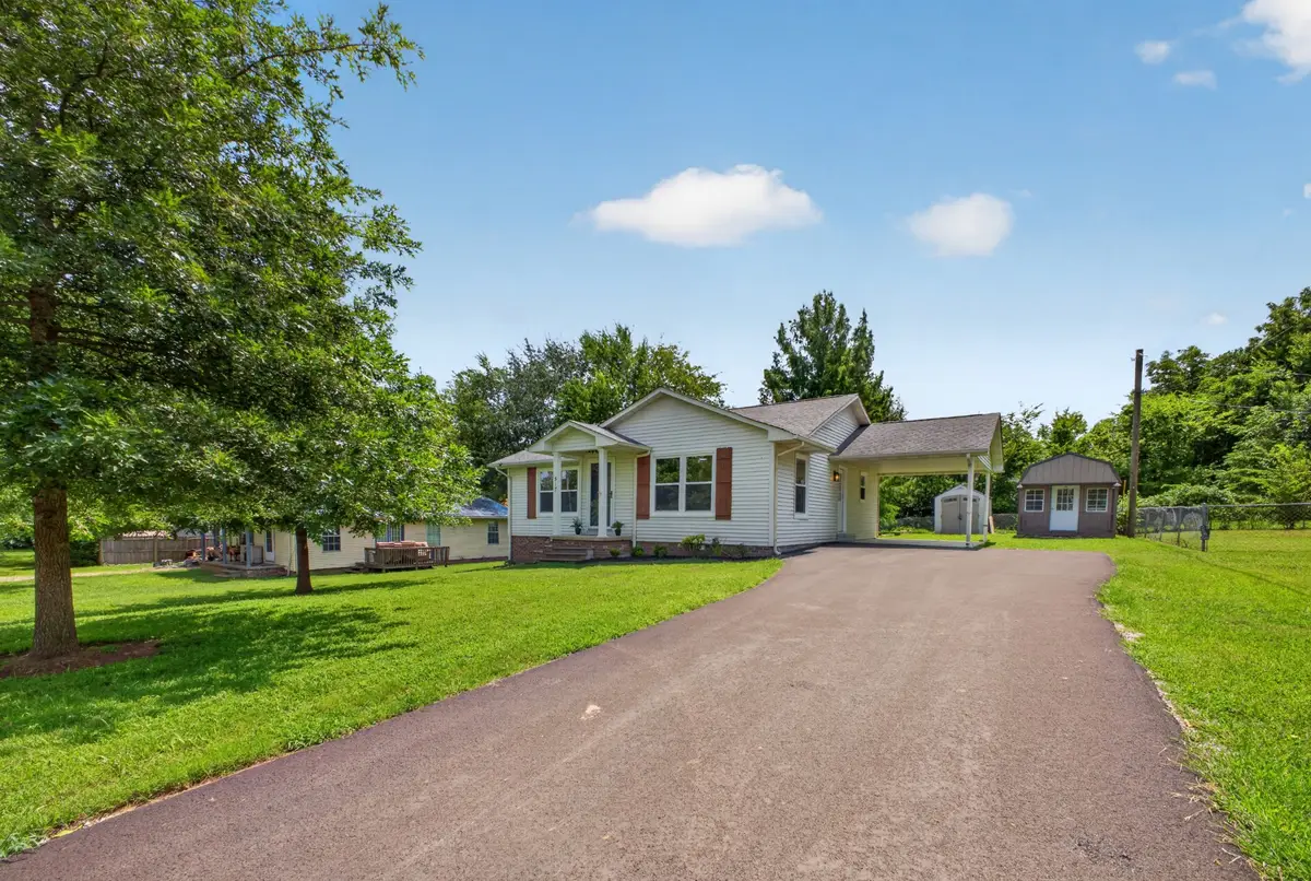 517 Wall St, Mount Pleasant, TN 38474 - #1