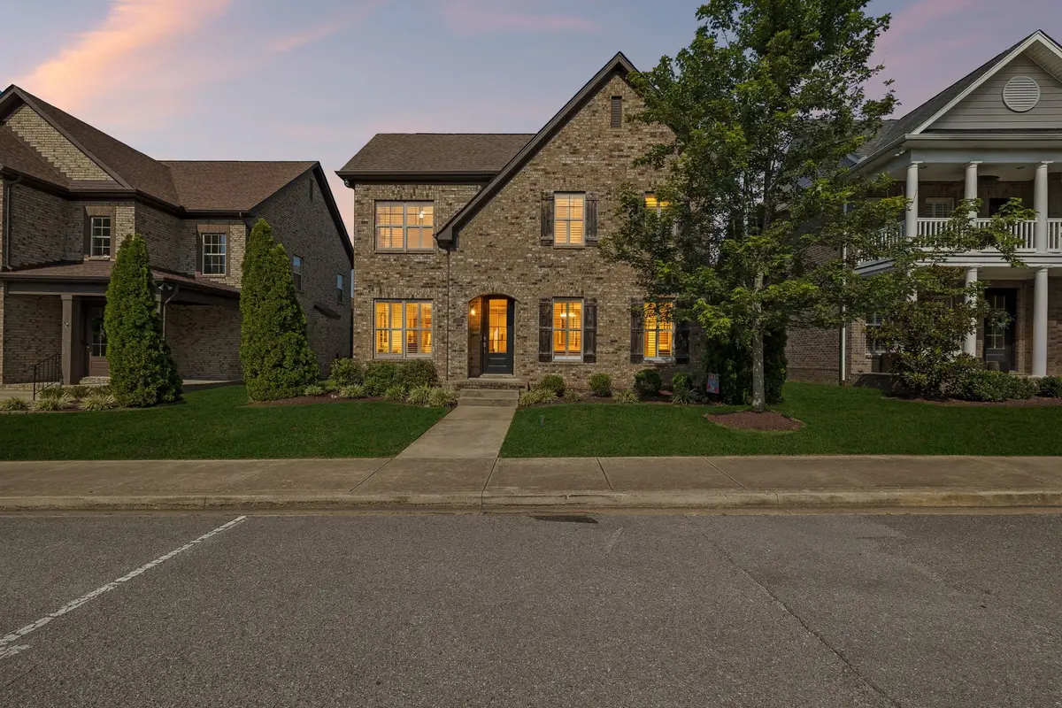 1082 N Mcmahan Dr, Gallatin, TN 37066 - #1