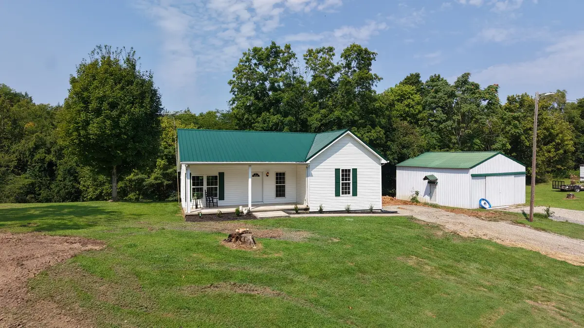 194 Davenport Ln, Lafayette, TN 37083 - #1