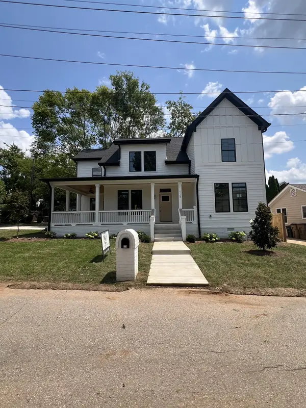 128 41st Ave N, Nashville, TN 37209