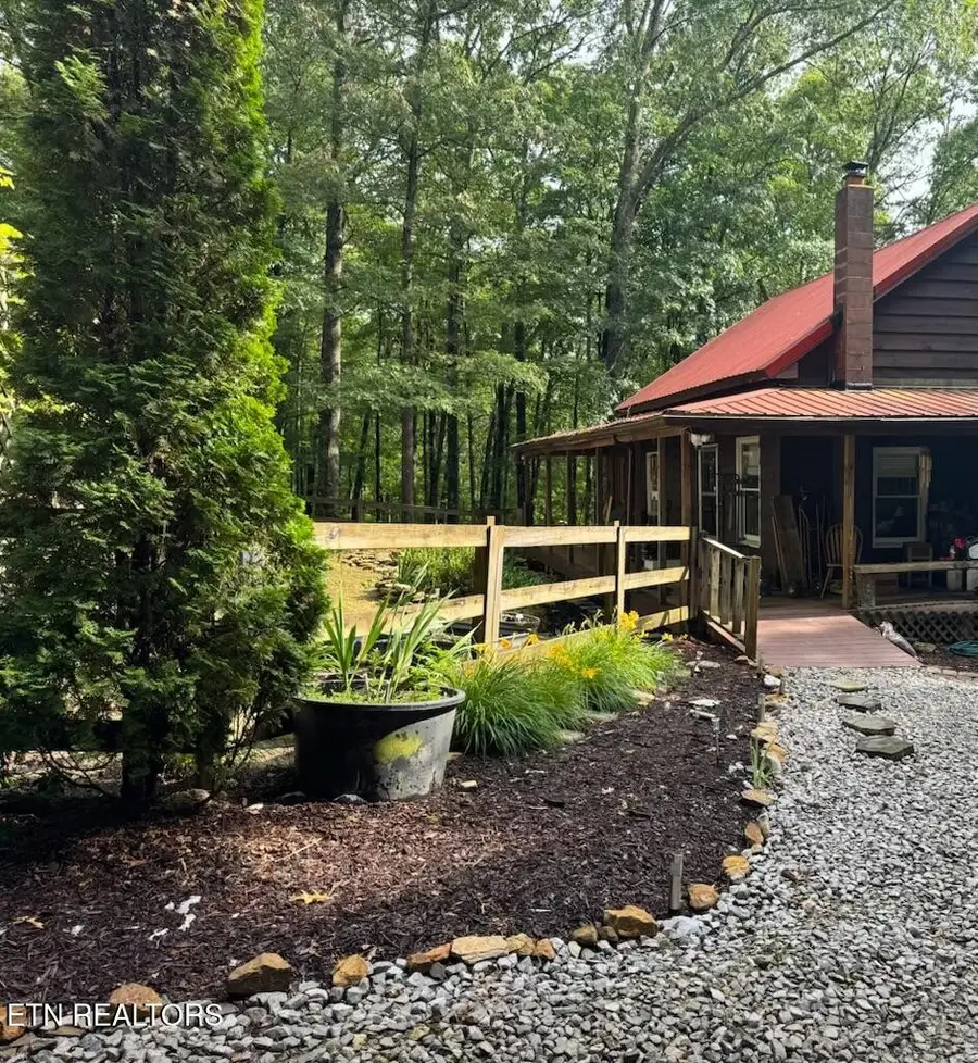 360 Joe Barnett Rd, Jamestown, TN 38556 - #2
