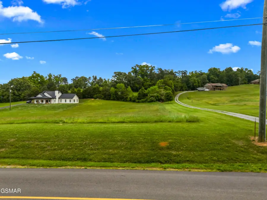 13 County Line Road, Dandridge, TN 37725 - #2