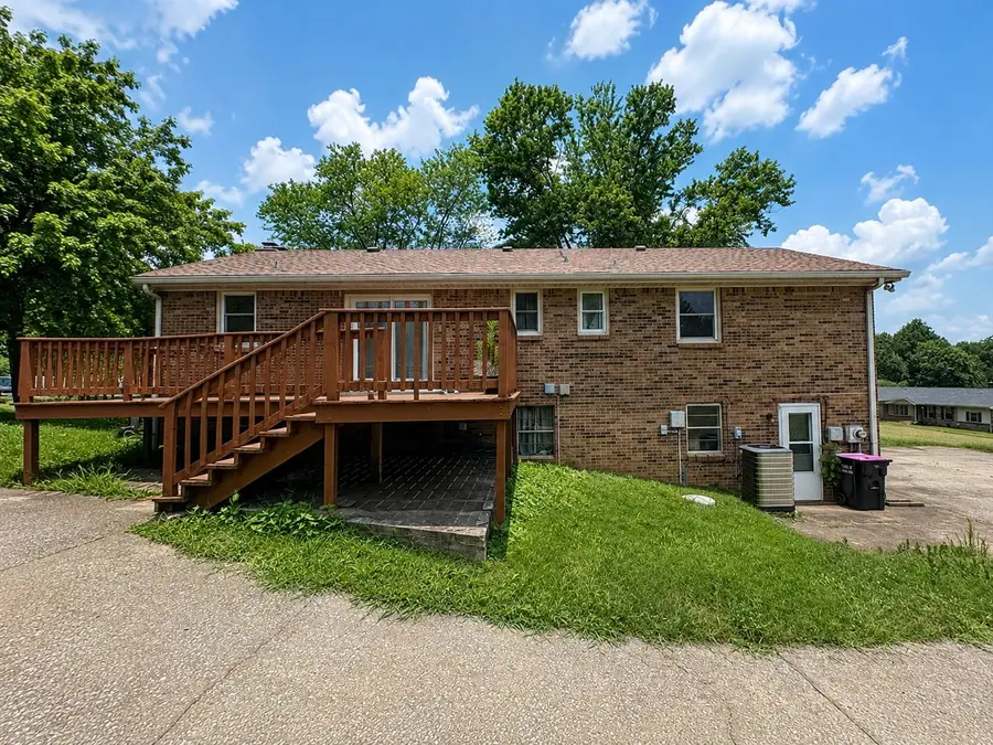 809 Laurel Dr, Clarksville, TN 37043 - #3