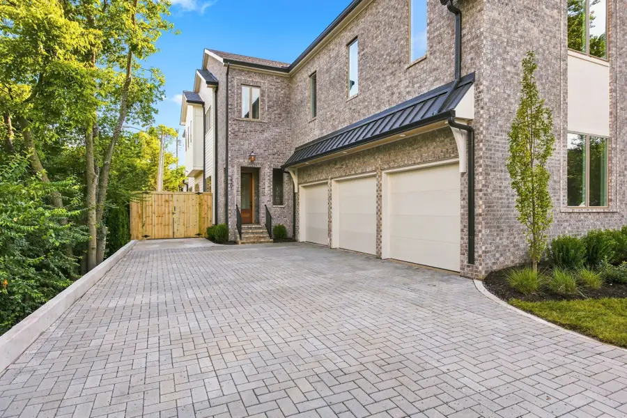2201 Castleman Dr, Nashville, TN 37215 - #2
