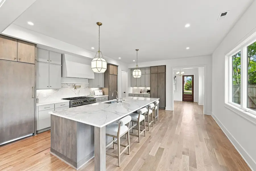 2201 Castleman Dr, Nashville, TN 37215 - #3