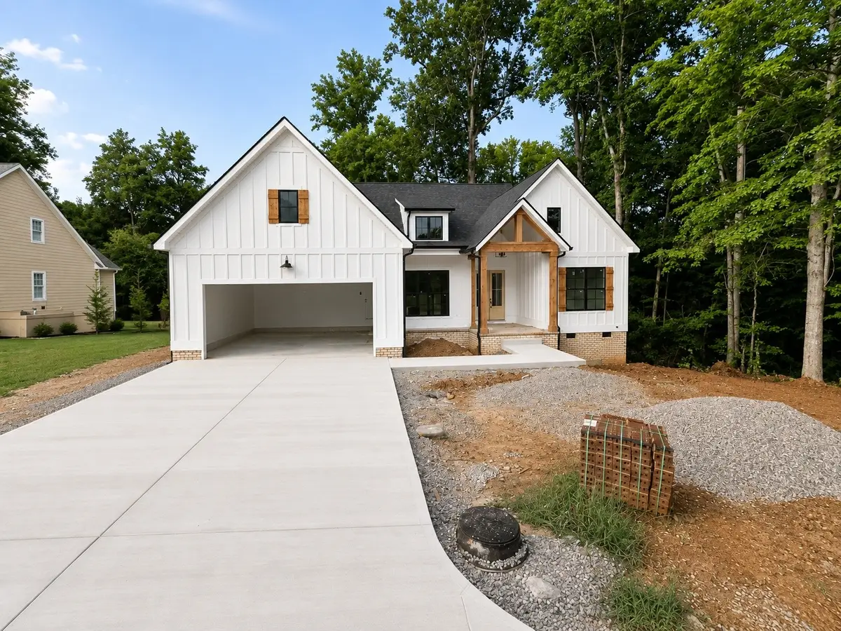 724 Beckridge Rd, McMinnville, TN 37110 - #1