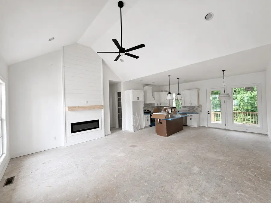 724 Beckridge Rd, McMinnville, TN 37110 - #2