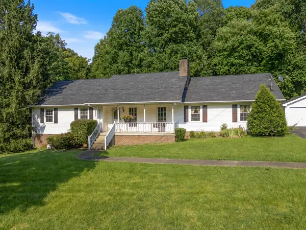 219 Brady Dr, Dickson, TN 37055