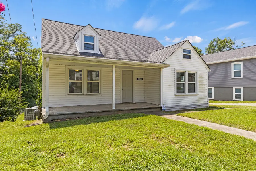 812 Woodmont Blvd, Clarksville, TN 37040 - #3