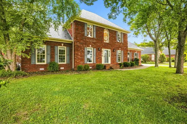 830 Banner Dr, Murfreesboro, TN 37129