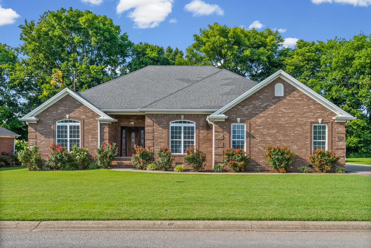 3662 Steeplechase Ln, Hopkinsville, KY 42240 - #1
