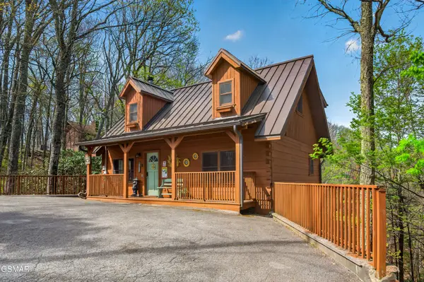 2307 Smoky Mountain Court, Gatlinburg, TN 37738