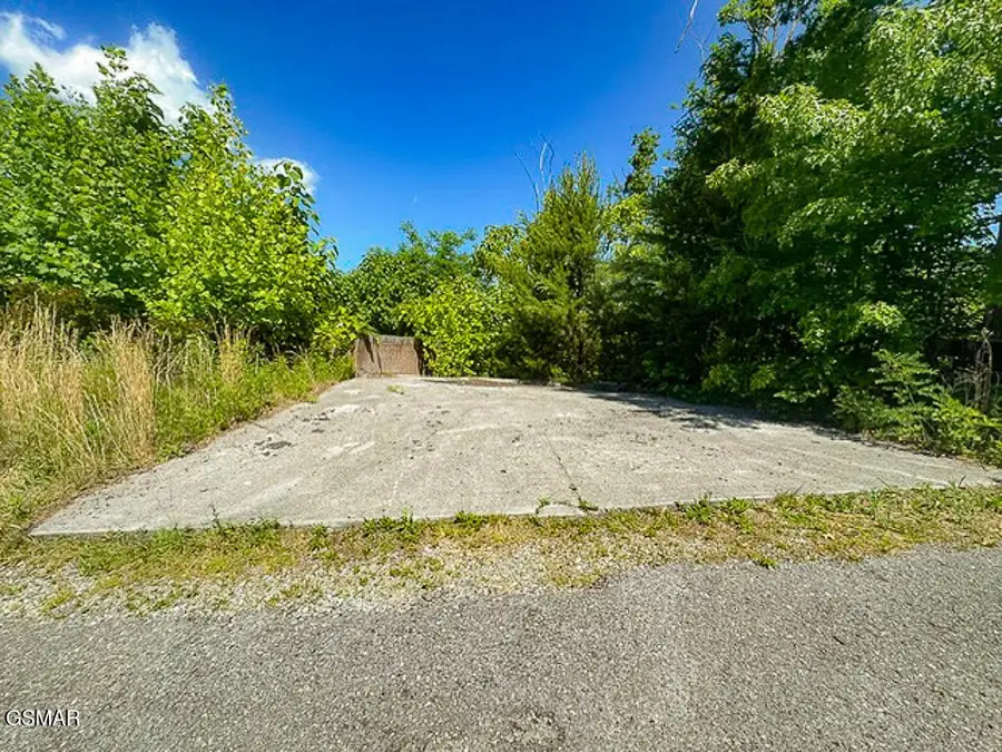 639 Pinecrest Drive, Gatlinburg, TN 37738 - #2