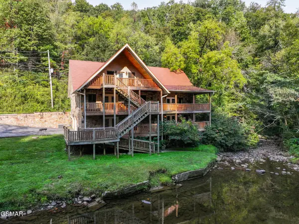 4273 Pittman Center Road, Sevierville, TN 37876