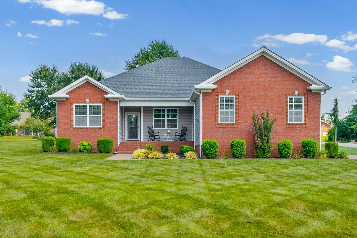 201 Quincy Dr, Hopkinsville, KY 42240 - #1
