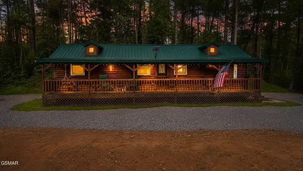 1768 Rich Mountain Way, Sevierville, TN 37876