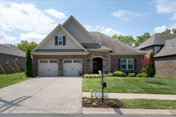 1045 Windemere Dr, Gallatin, TN 37066