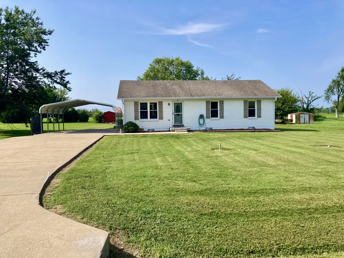 221 Austin Dr, Portland, TN 37148 - #1
