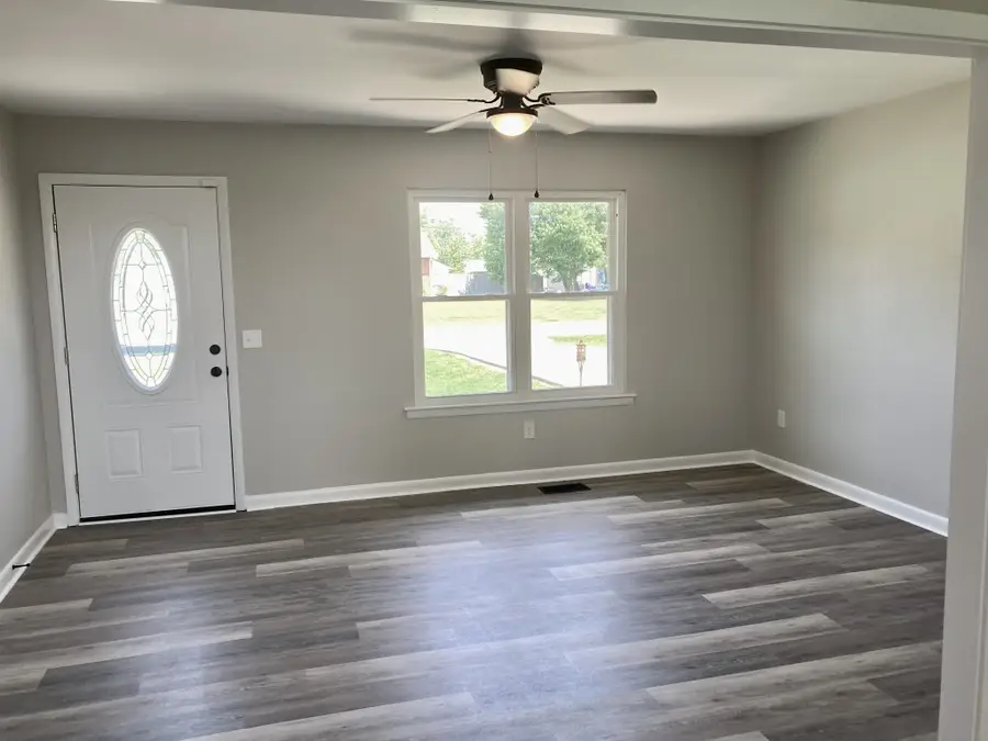 221 Austin Dr, Portland, TN 37148 - #2