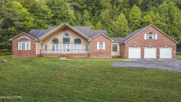 799 Twin Hills Lane, Jacksboro, TN 37757