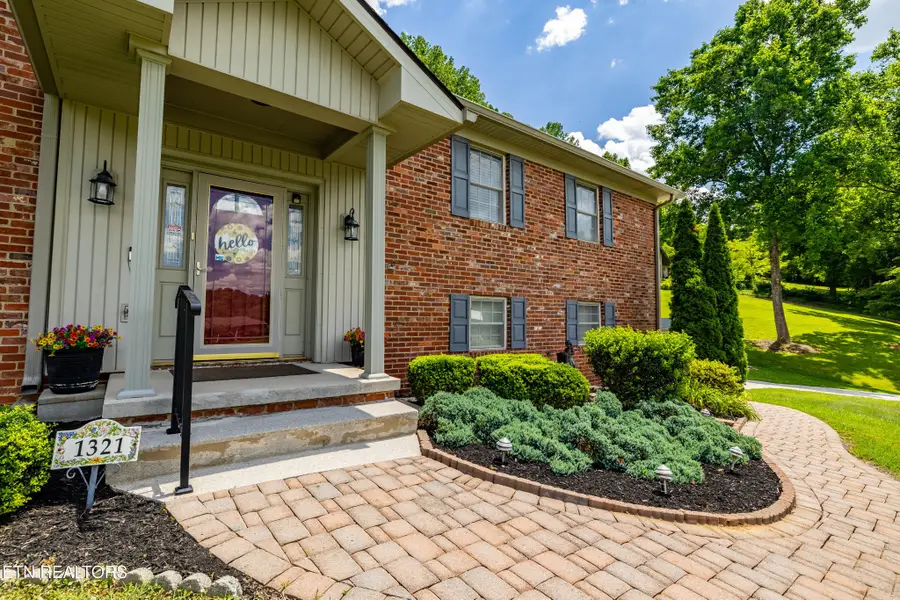 1321 Crestwood Drive, Louisville, TN 37777 - #2