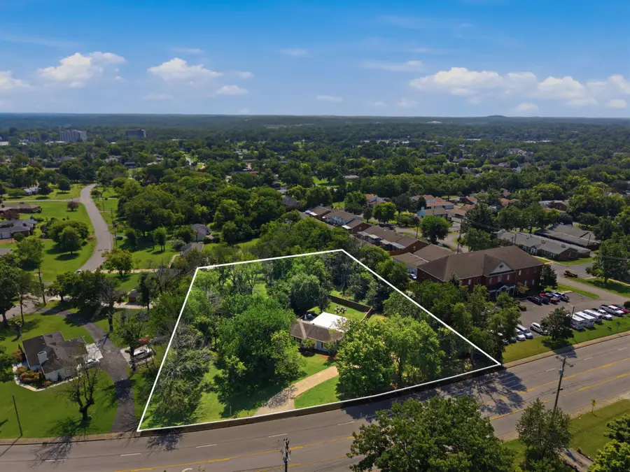 1304 S Graycroft Ave, Madison, TN 37115 - #3