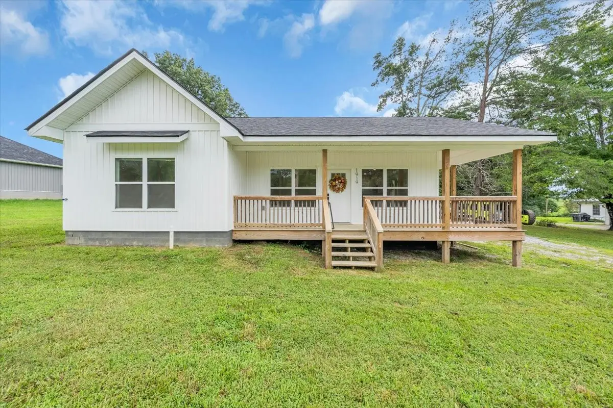1919 Yager Rd, McMinnville, TN 37110 - #1
