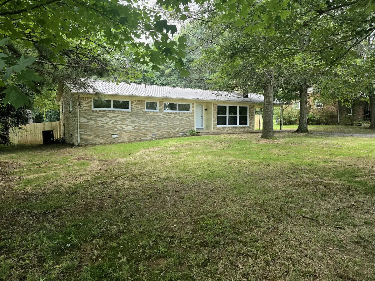 1606 Hilltop Dr, Lawrenceburg, TN 38464 - #1