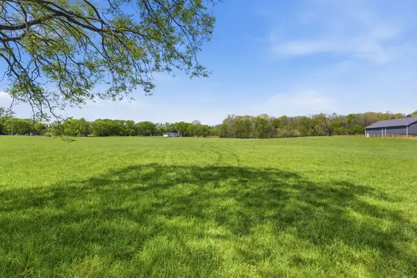 2910B Cairo Bend Rd, Lebanon, TN 37087