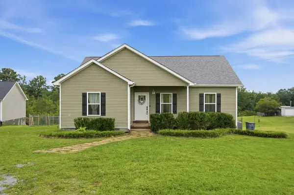 17036 Pond Cir, Bon Aqua, TN 37025