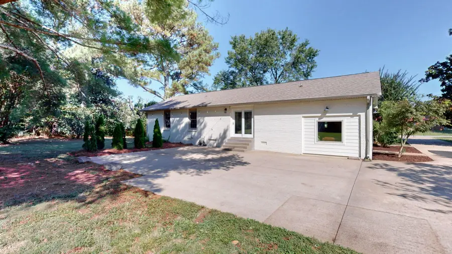 1024 Quail Meadow Dr, Lebanon, TN 37090 - #2