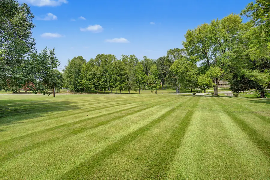 356 Lee Rd, Cottontown, TN 37048 - #3
