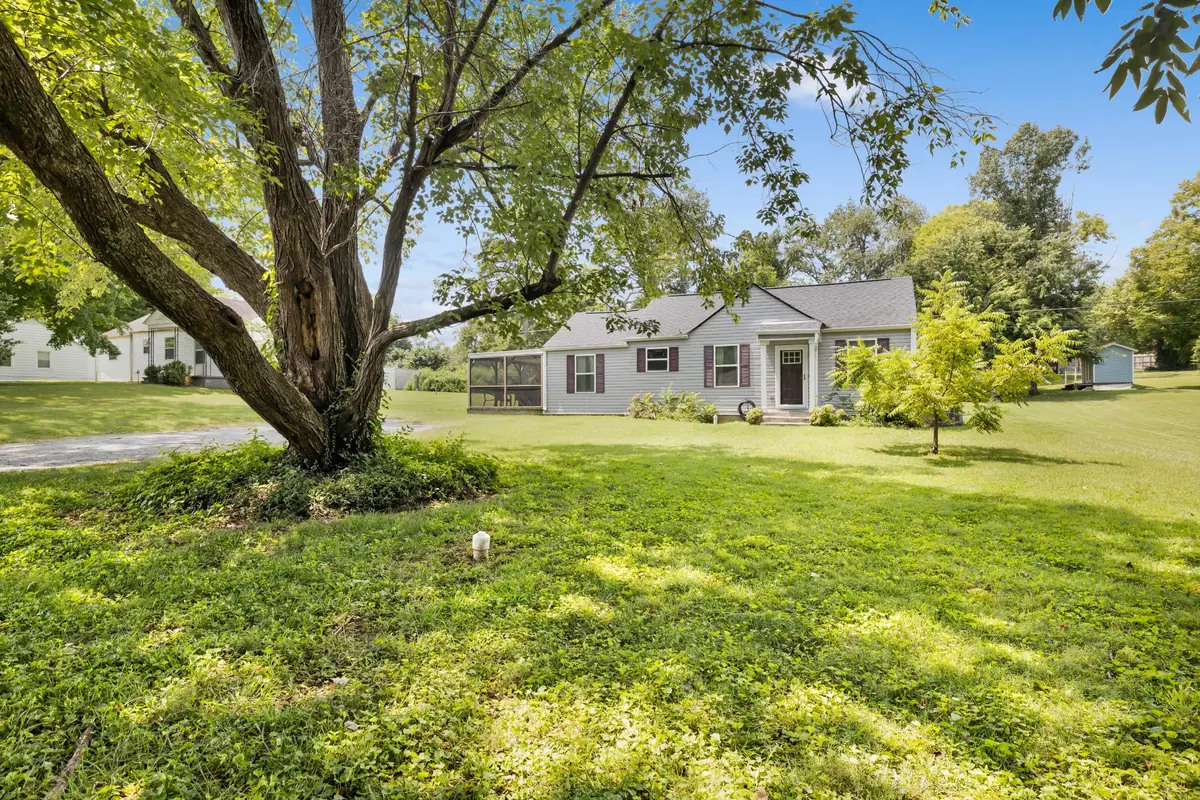 655 Lock 4 Rd, Gallatin, TN 37066 - #1